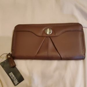 NWT Kenneth Cole Reaction wallet